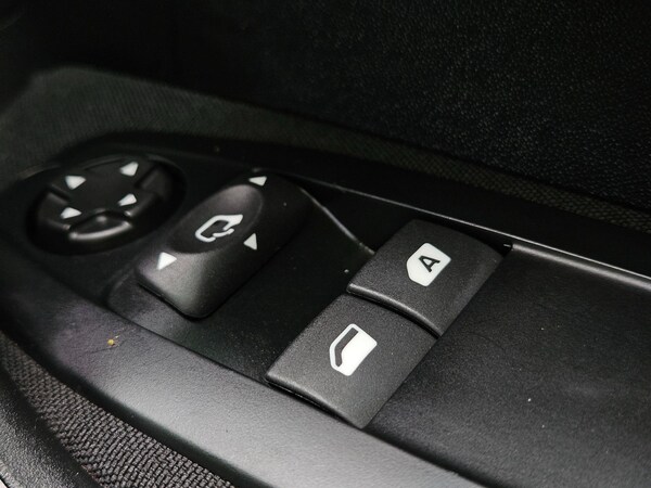 Used Peugeot 208 2018 for sale - 75553088: Photo 6