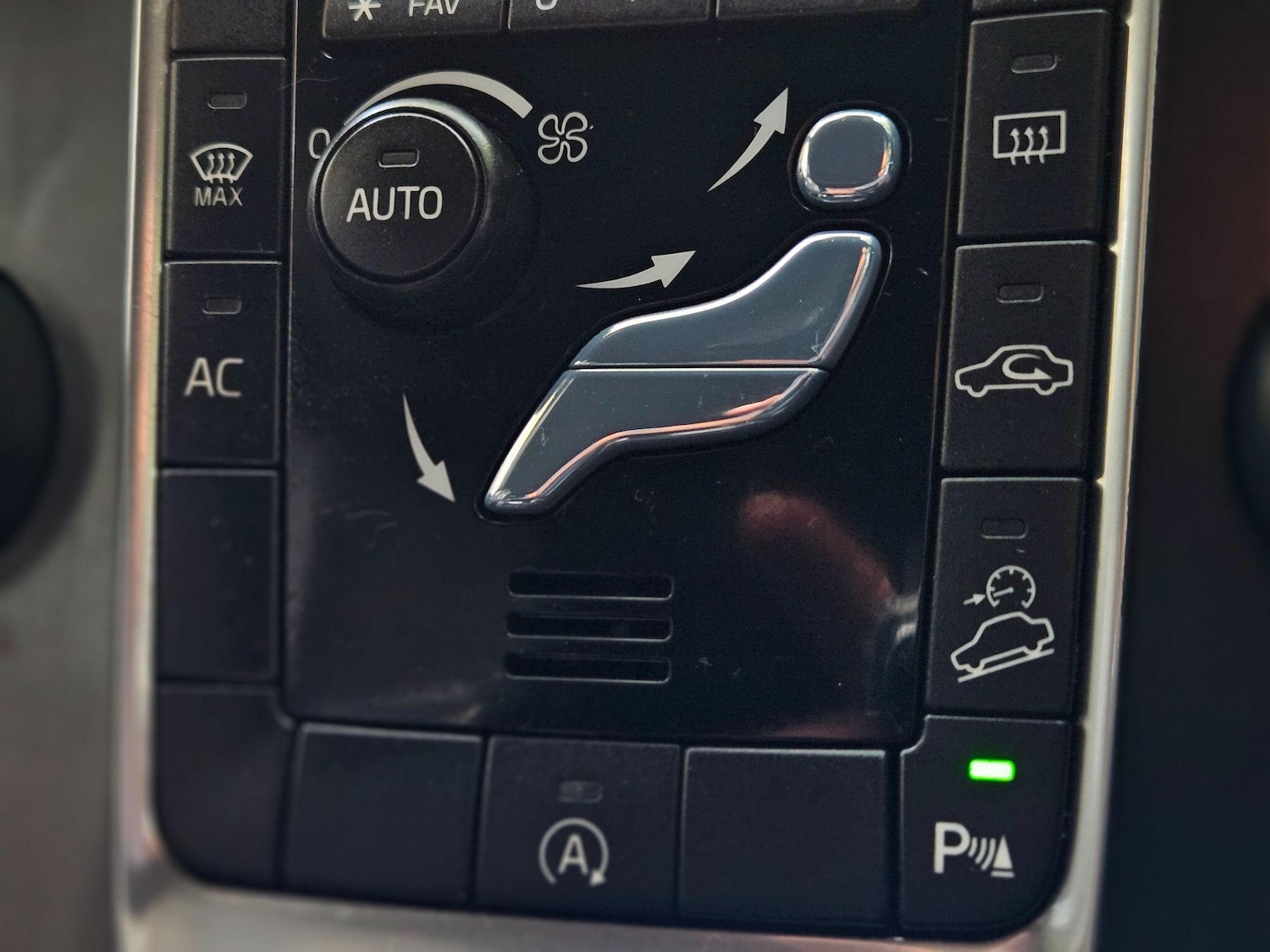 Used Volvo XC60 2017 for sale - 76094250: Photo 10