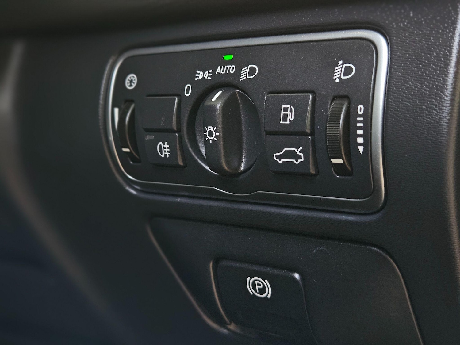 Used Volvo XC60 2017 for sale - 76094250: Photo 29
