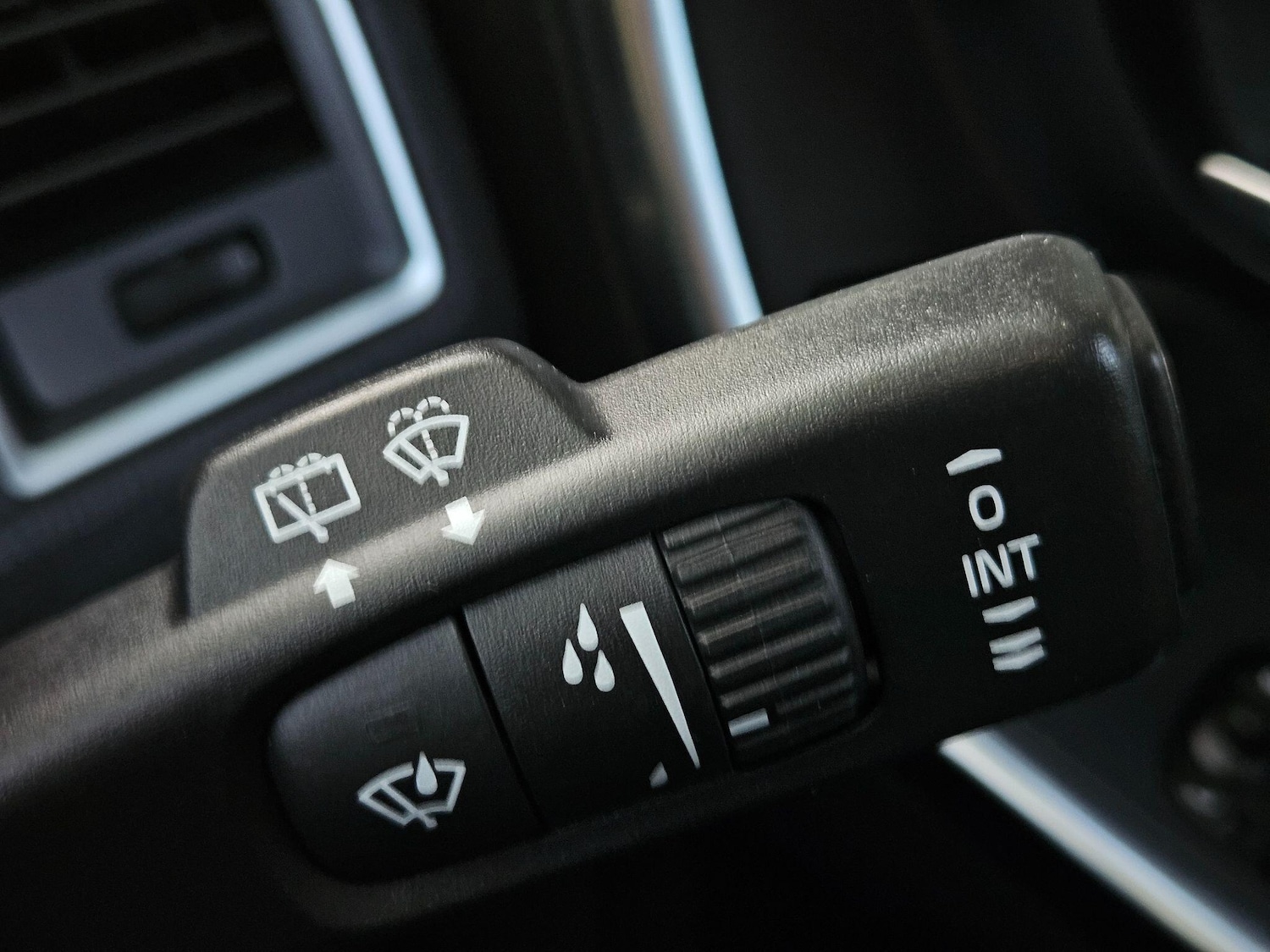 Used Volvo XC60 2017 for sale - 76094250: Photo 30
