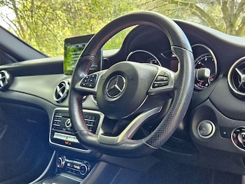 Used Mercedes-Benz GLA 2019 for sale - 76200787: Photo 2