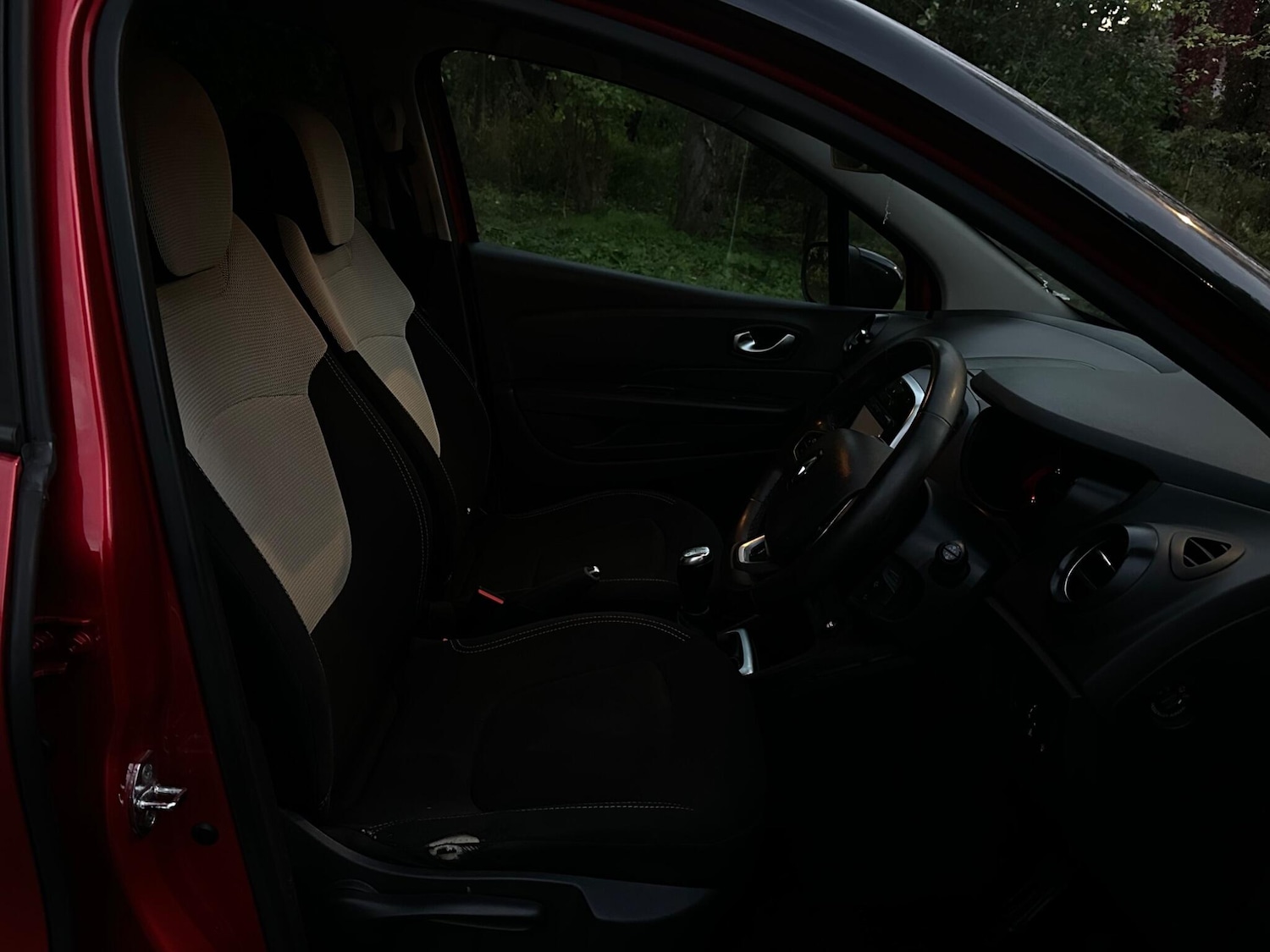 Used Renault Captur 2018 for sale - 76137244: Photo 33