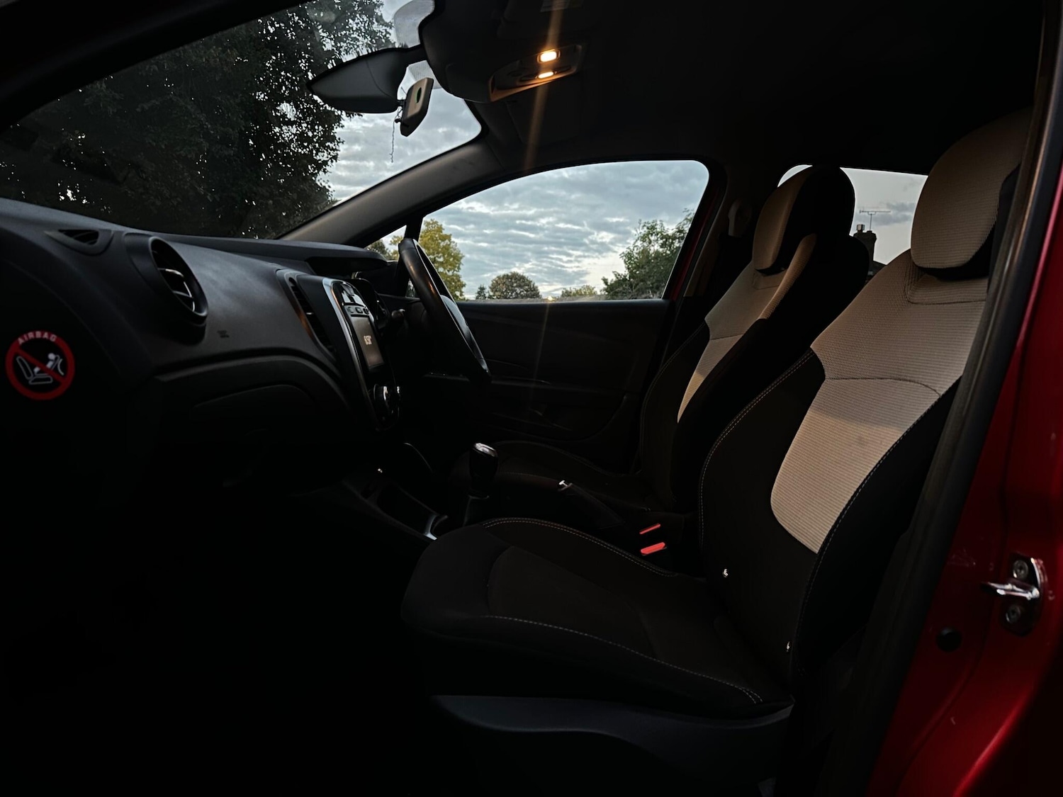 Used Renault Captur 2018 for sale - 76137244: Photo 51