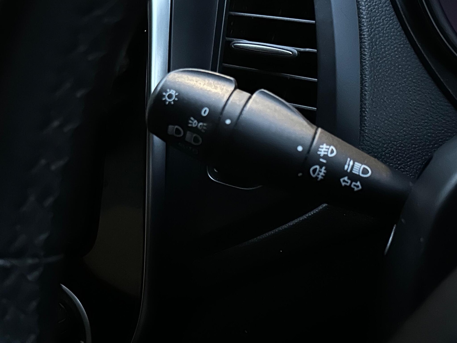 Used Renault Captur 2018 for sale - 76137244: Photo 55