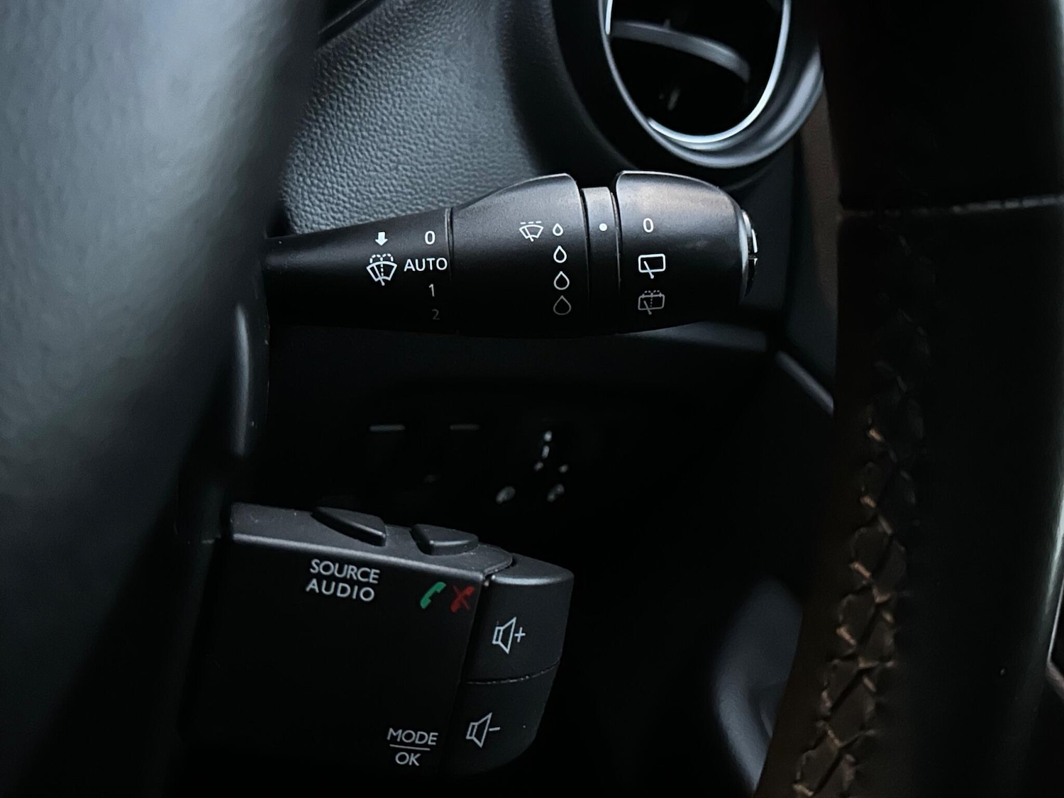 Used Renault Captur 2018 for sale - 76137244: Photo 56