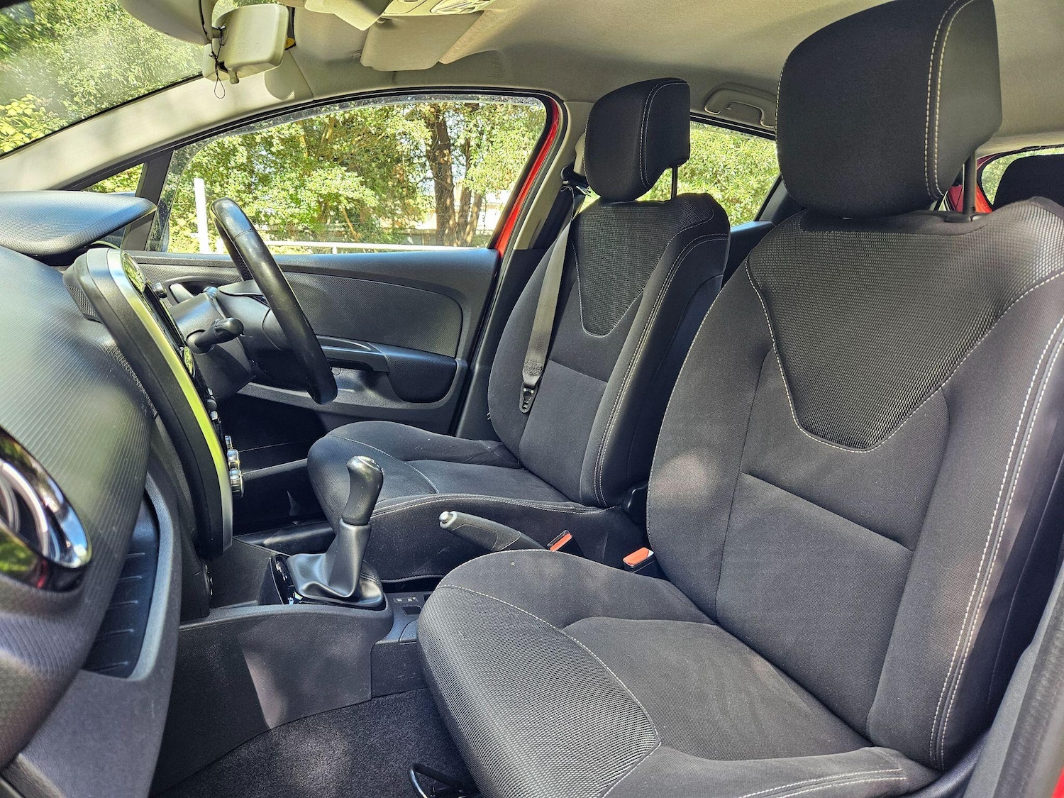 Used Renault Clio 2016 for sale - 76094788: Photo 13