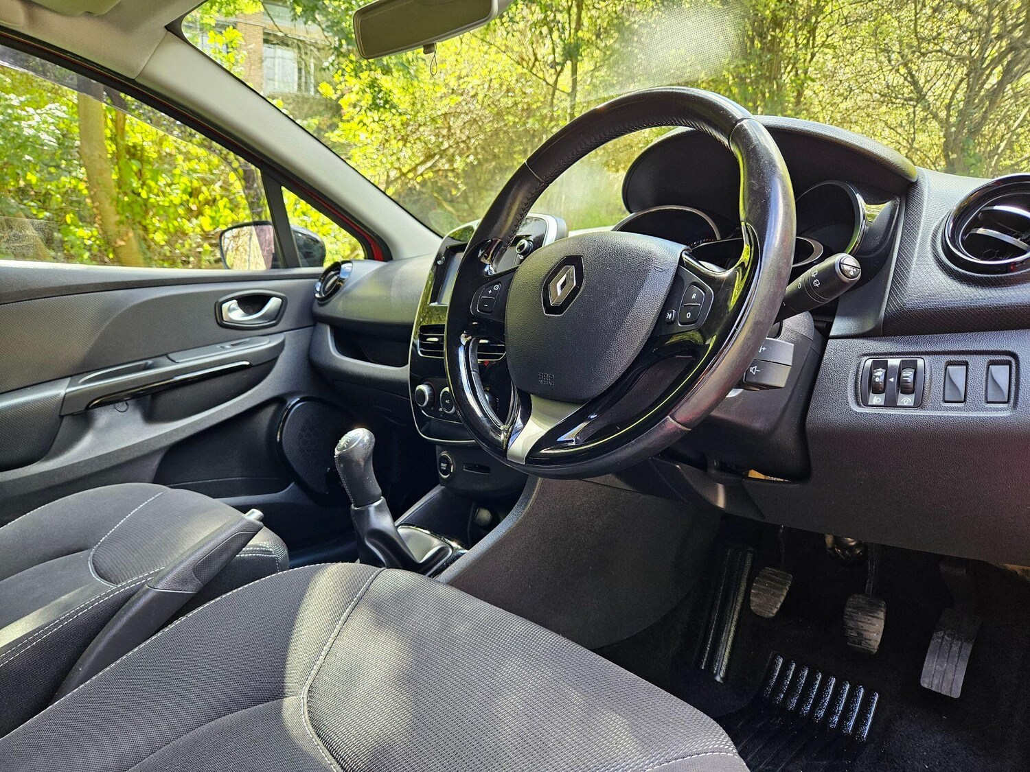 Used Renault Clio 2016 for sale - 76094788: Photo 53