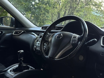Used Nissan X-Trail 2016 for sale - 76239289: Photo 2