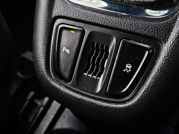 Used Vauxhall Zafira 2017 for sale - 76239784: Photo 62
