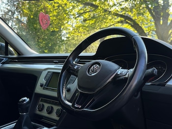 Used Volkswagen Passat 2015 for sale - 75915540: Photo