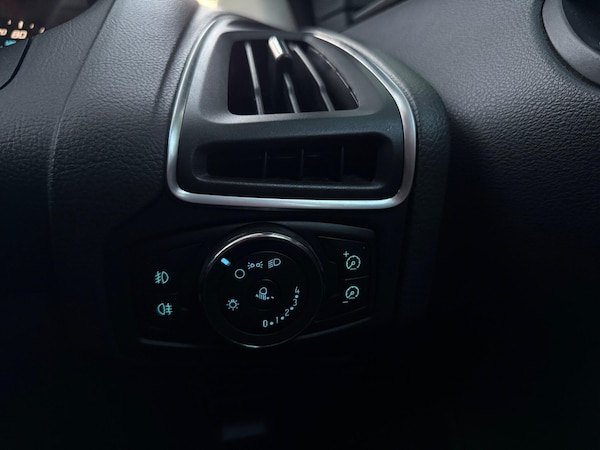 Used Ford Focus 2011 for sale - 75658467: Photo 45