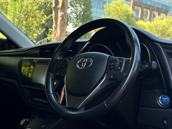 Used Toyota Auris 2018 for sale - 76239749: Photo 2