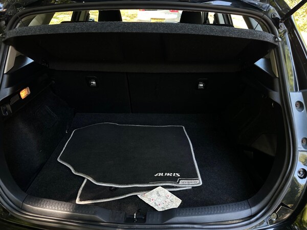 Used Toyota Auris 2018 for sale - 76239749: Photo 50