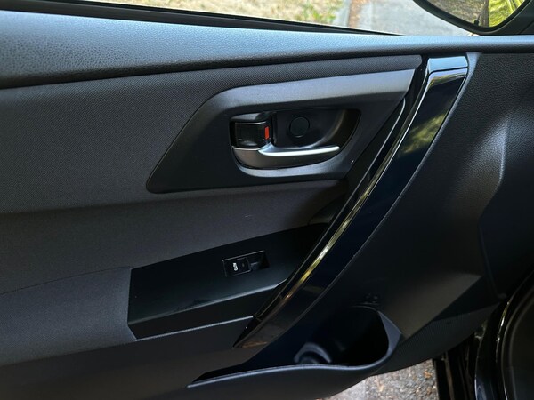 Used Toyota Auris 2018 for sale - 76239749: Photo 55