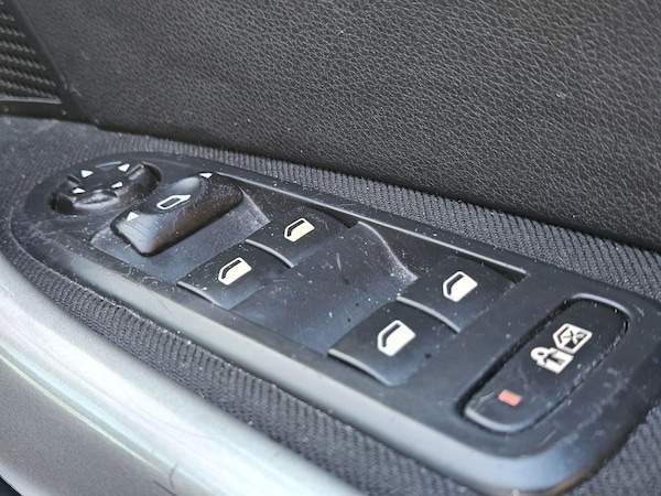 Used Peugeot 308 2011 for sale - 75552652: Photo 16