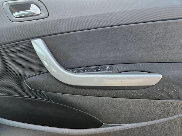 Used Peugeot 308 2011 for sale - 75552652: Photo 18