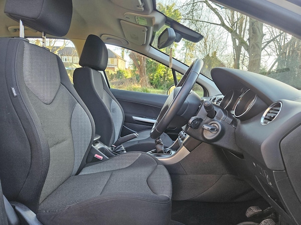 Used Peugeot 308 2011 for sale - 75552652: Photo 24