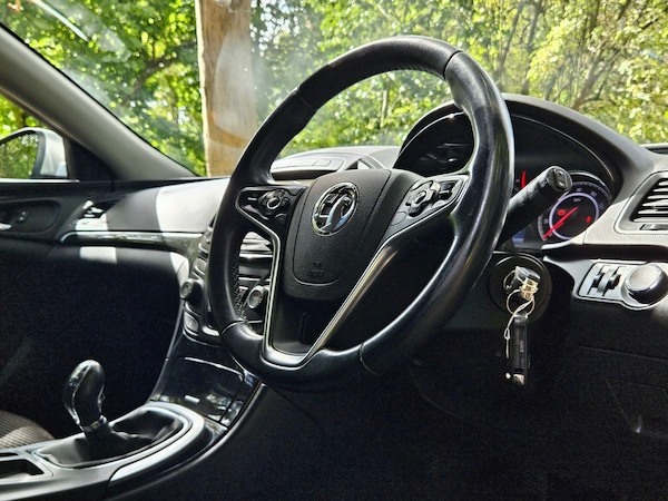 Used Vauxhall Insignia 2016 for sale - 76239128: Photo 2