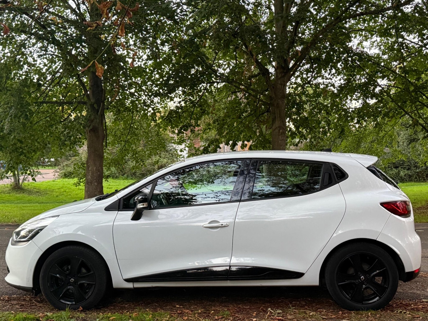 Used Renault Clio 2013 for sale - 76083835: Photo 11