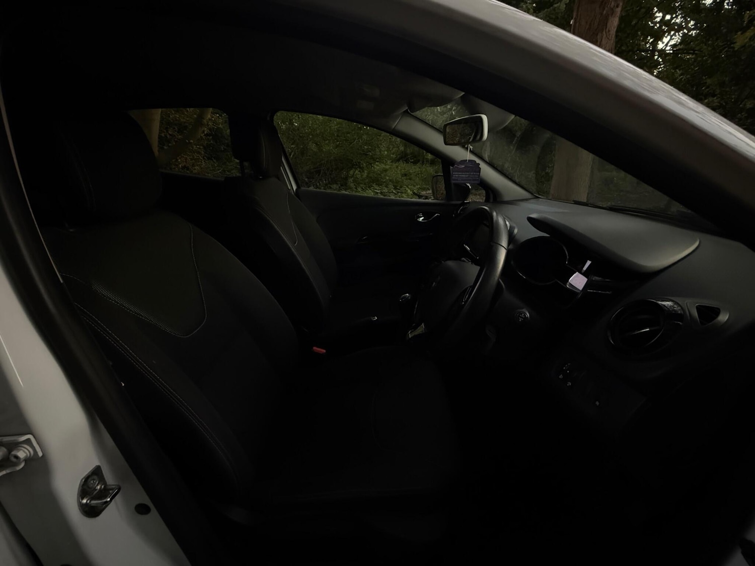 Used Renault Clio 2013 for sale - 76083835: Photo 30