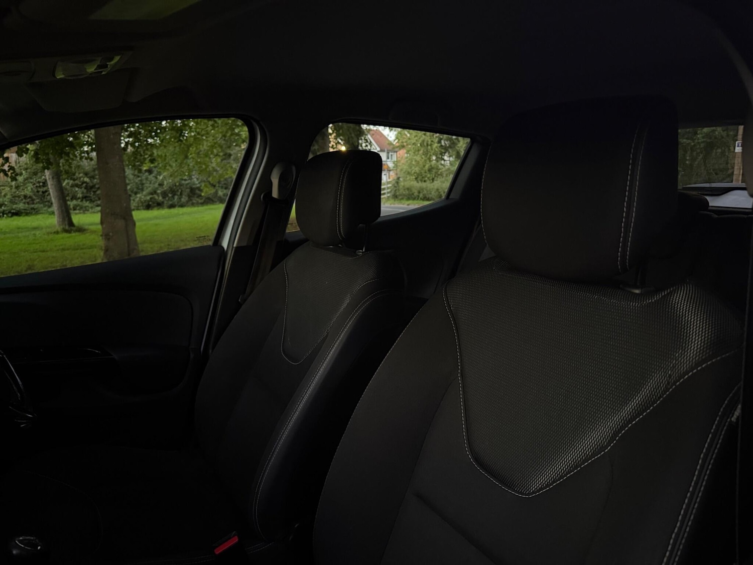 Used Renault Clio 2013 for sale - 76083835: Photo 36