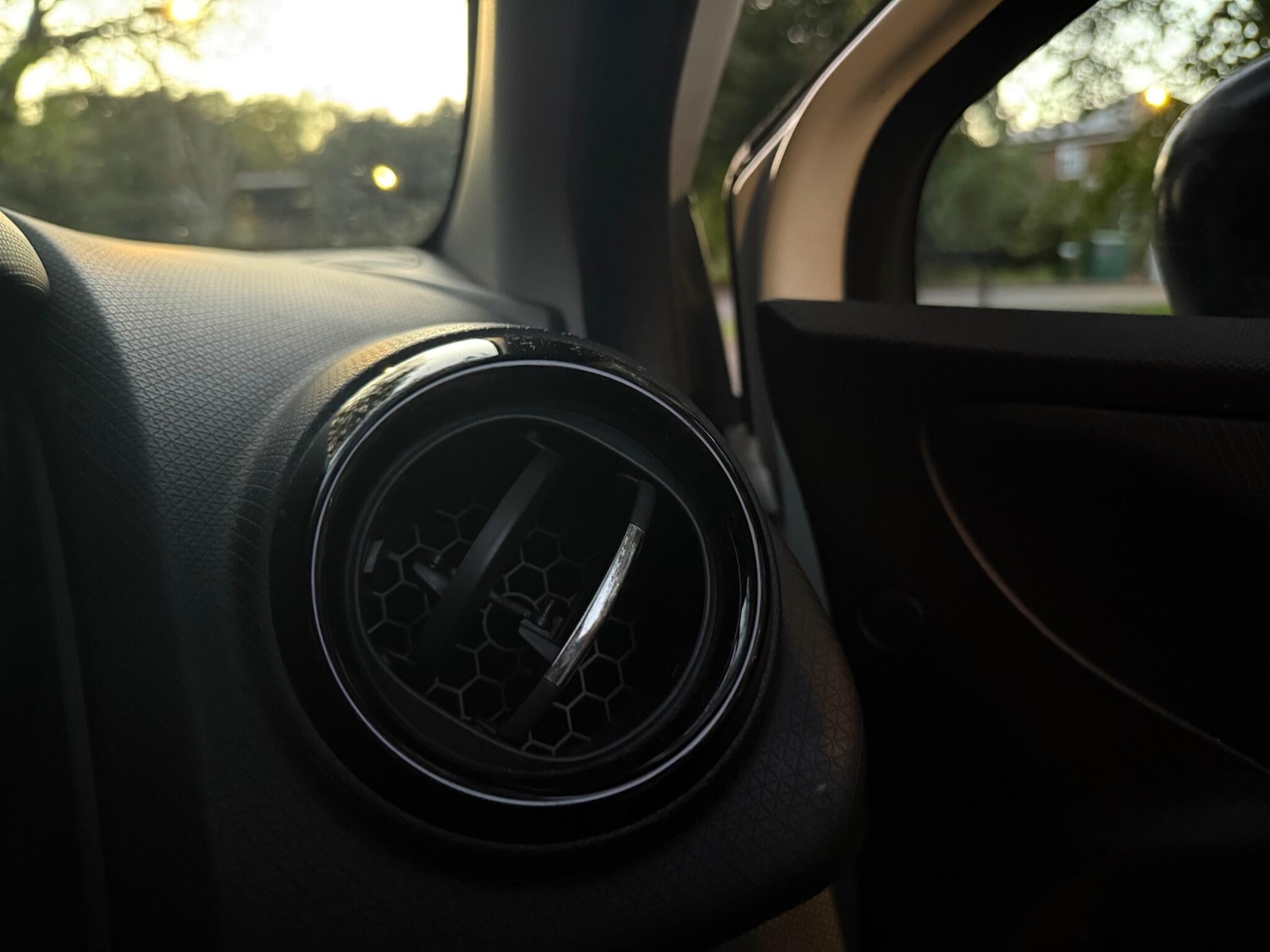 Used Renault Clio 2013 for sale - 76083835: Photo 50
