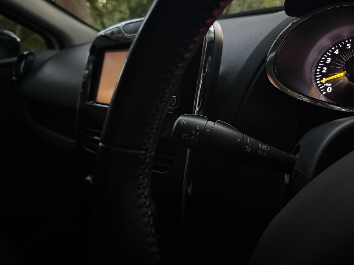 Used Renault Clio 2013 for sale - 76083835: Photo 53