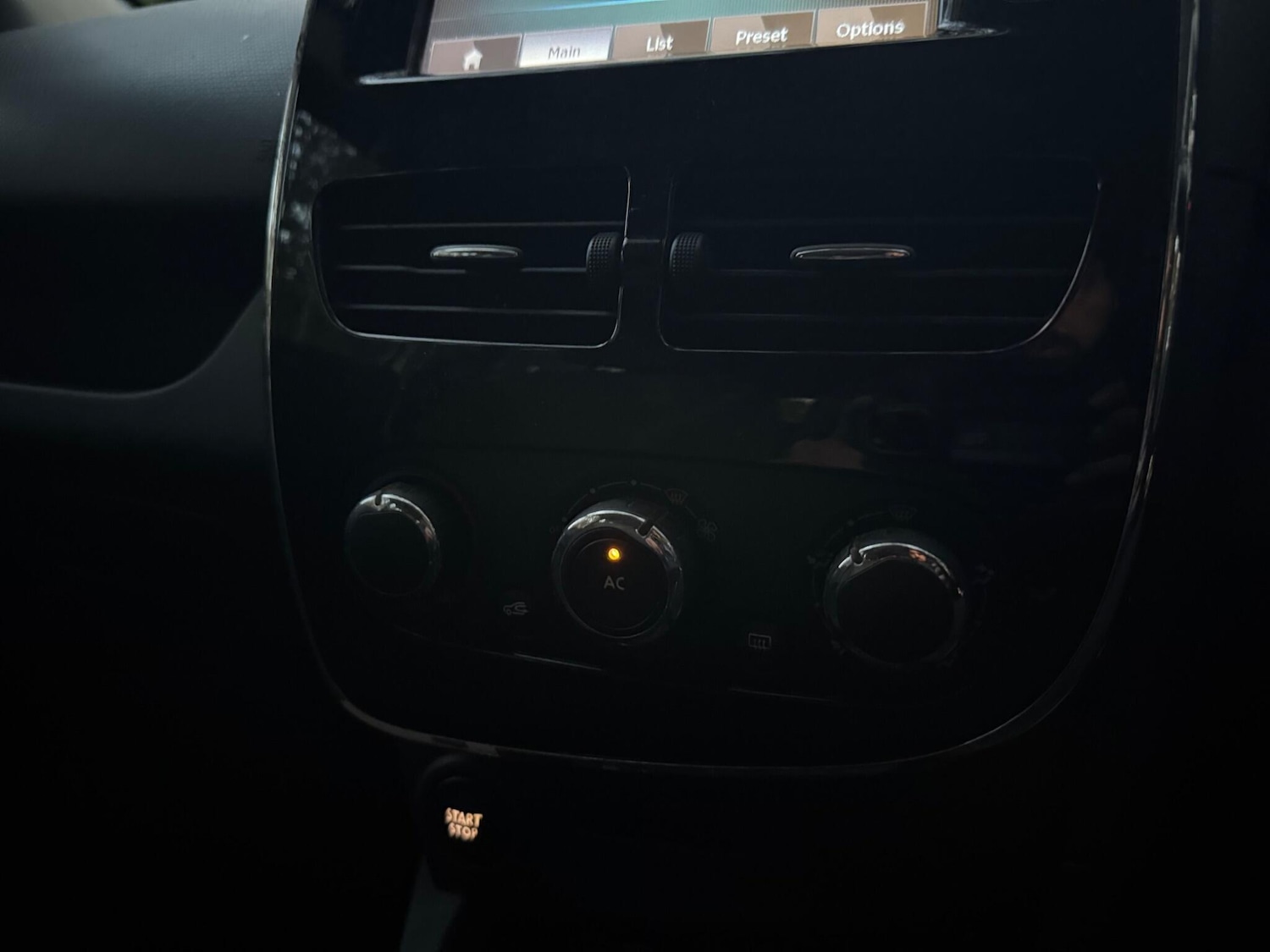 Used Renault Clio 2013 for sale - 76083835: Photo 54