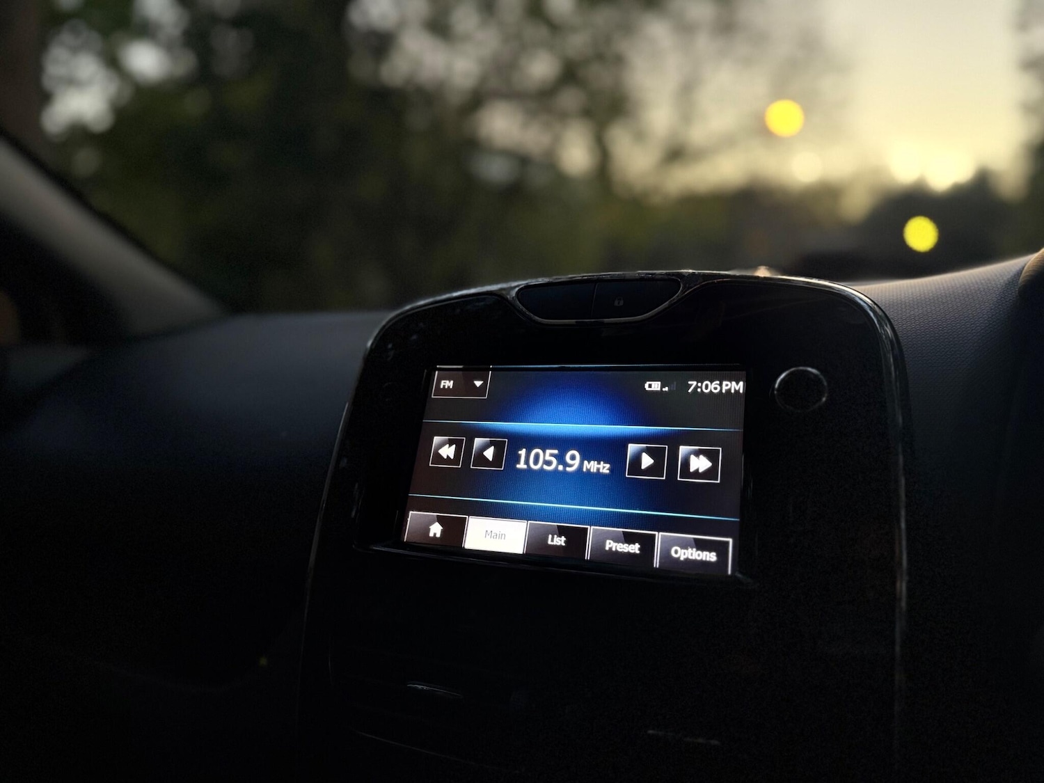 Used Renault Clio 2013 for sale - 76083835: Photo 58