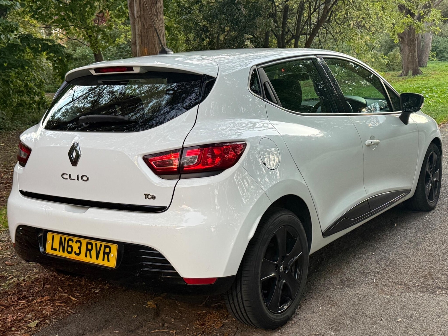 Used Renault Clio 2013 for sale - 76083835: Photo 8