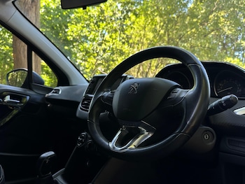 Used Peugeot 208 2015 for sale - 75551808: Photo