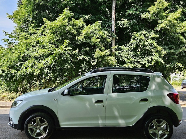 Used Dacia Sandero Stepway 2017 for sale - 75553110: Photo 32