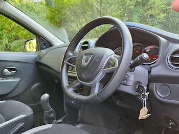 Used Dacia Sandero Stepway 2017 for sale - 75552499: Photo