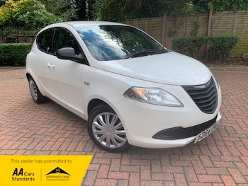 Used Chrysler Ypsilon 2014 for sale - 75878117: Photo
