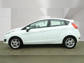 Used Ford Fiesta 2015 for sale - 78920204: Photo