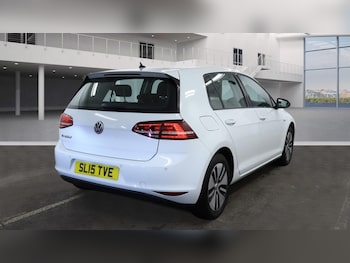 Used Volkswagen Golf 2015 for sale - 77342386: Photo