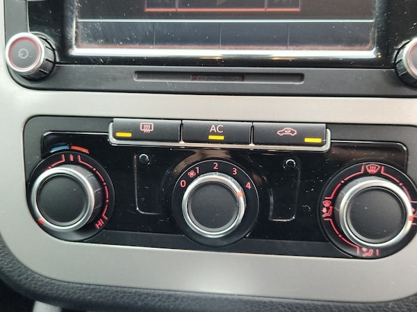 Used Volkswagen Scirocco 2011 for sale - 76267559: Photo 6