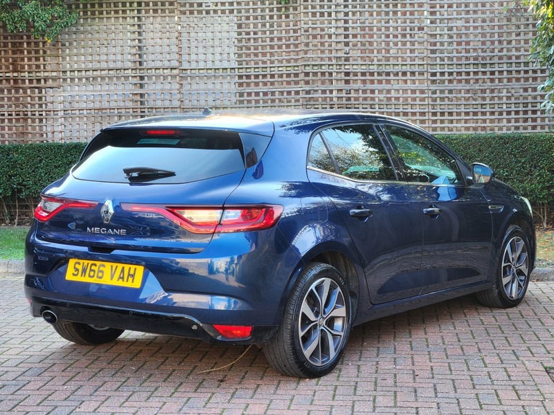 Used Renault Megane 2017 for sale - 76256929: Photo 2