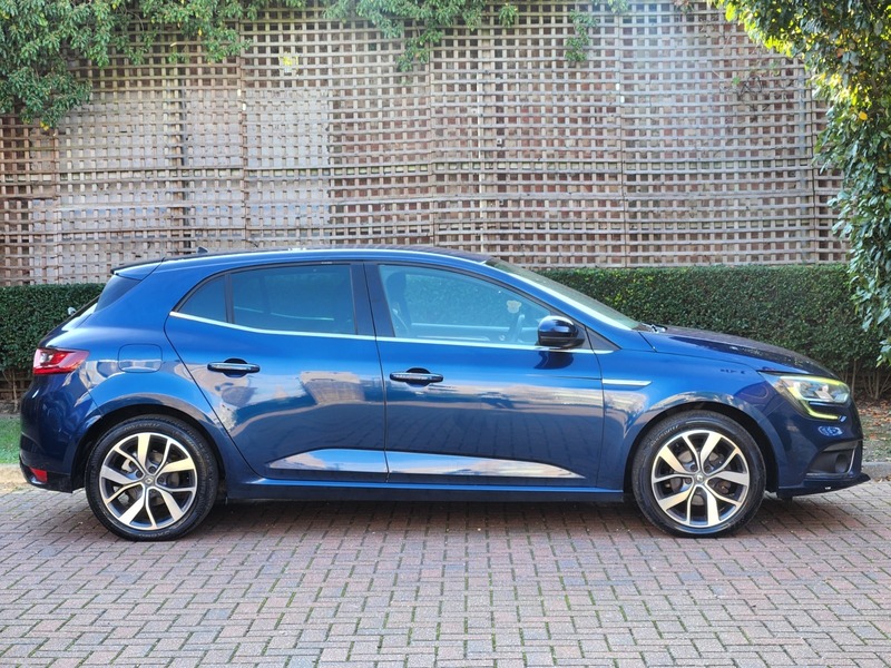 Used Renault Megane 2017 for sale - 76256929: Photo 3