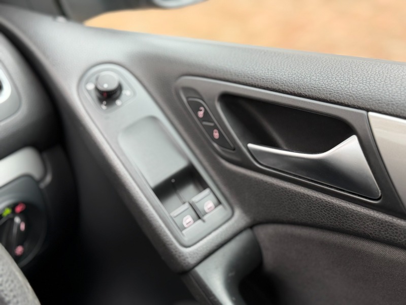 Used Volkswagen Golf 2012 for sale - 76547428: Photo 21