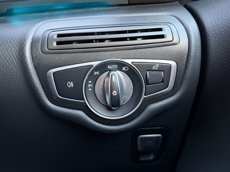 Used Mercedes-Benz V-Class 2021 for sale - 77096804: Photo 26