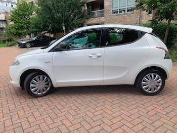 Used Chrysler Ypsilon 2014 for sale - 75340855: Photo