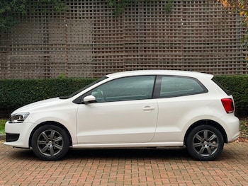 Used Volkswagen Polo 2010 for sale - 76407170: Photo