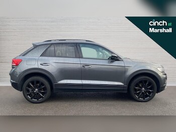 Used Volkswagen T-Roc 2020 for sale - 76648032: Photo