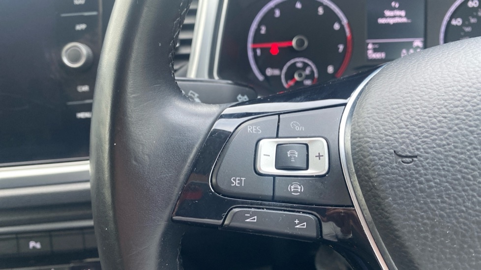 Used Volkswagen T-Roc 2021 for sale - 76872801: Photo 25