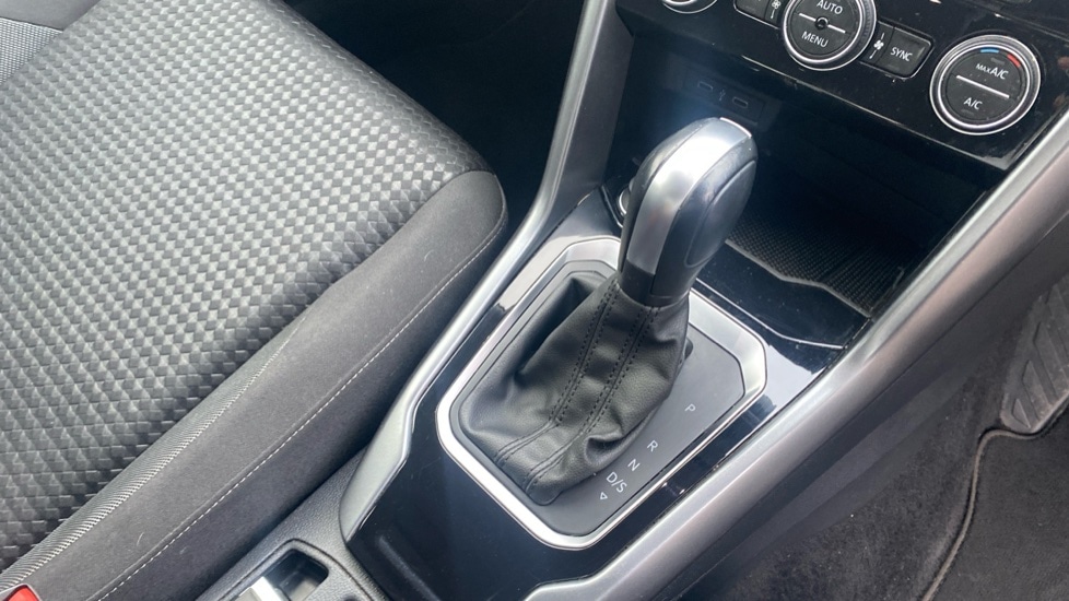 Used Volkswagen T-Roc 2021 for sale - 76872801: Photo 31