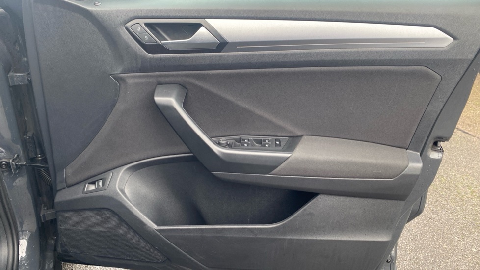 Used Volkswagen T-Roc 2021 for sale - 76872801: Photo 32