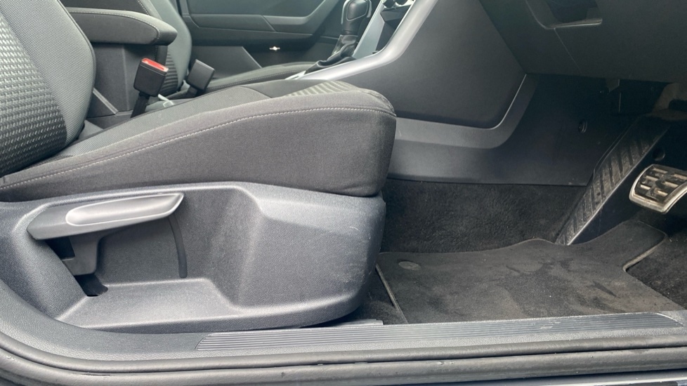 Used Volkswagen T-Roc 2021 for sale - 76872801: Photo 34