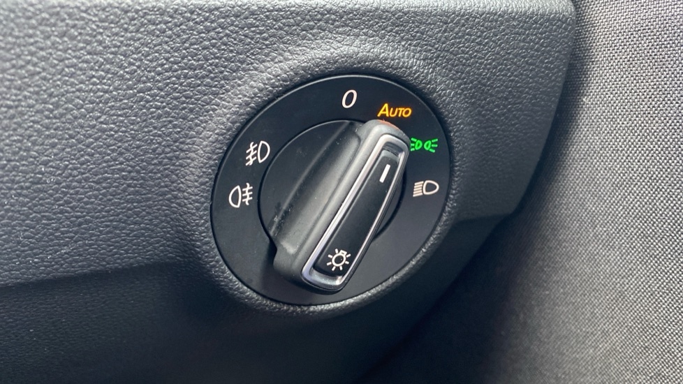 Used Volkswagen T-Roc 2021 for sale - 76872801: Photo 40