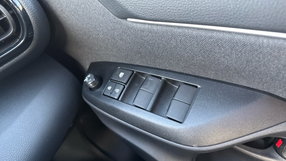 Used Mazda Mazda2 HYBRID 2022 for sale - 76874023: Photo 32